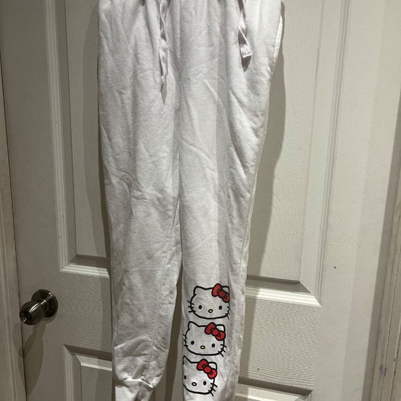 Hello Kitty sweats set - Picture 3 of 3